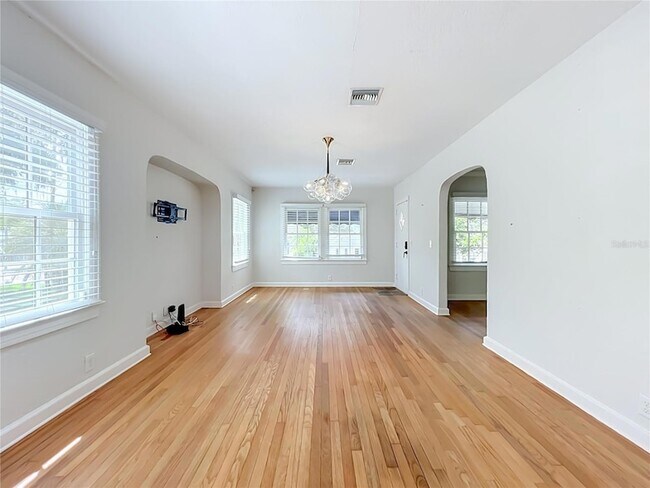Building Photo - 1607 Delaney Ave