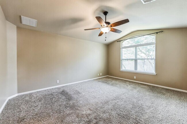 Building Photo - Great 4 bedroom in Cedar Park