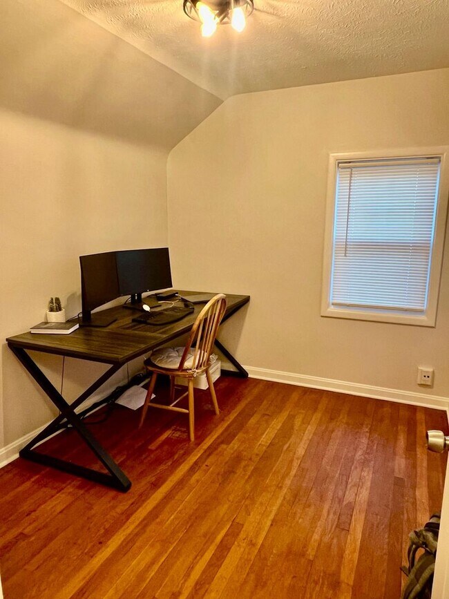 Building Photo - Charming 3-Bedroom Home in Cleveland Heights