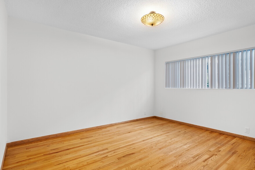 Building Photo - 824 S Shenandoah St