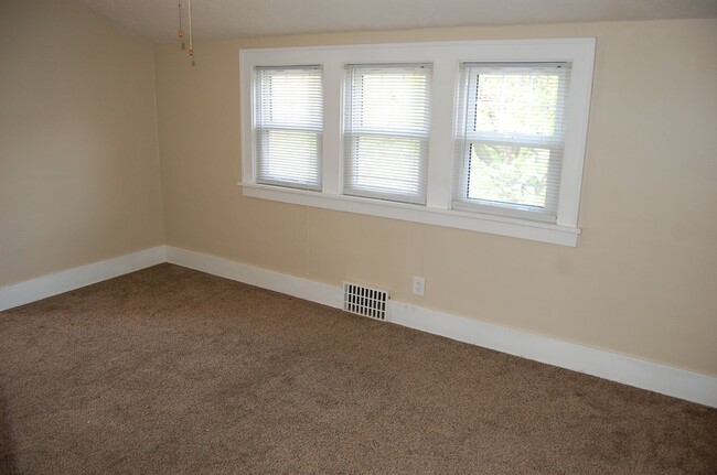 Building Photo - Great house in NE Lincoln!