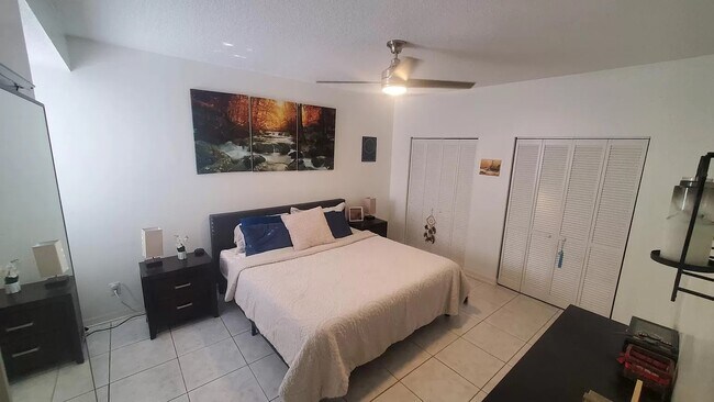 Building Photo - 12233 Armenia Gables Cir