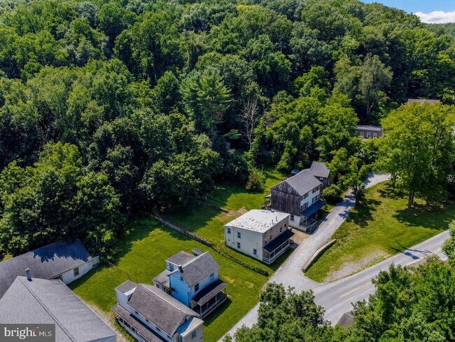 Building Photo - 60 Irish Ln