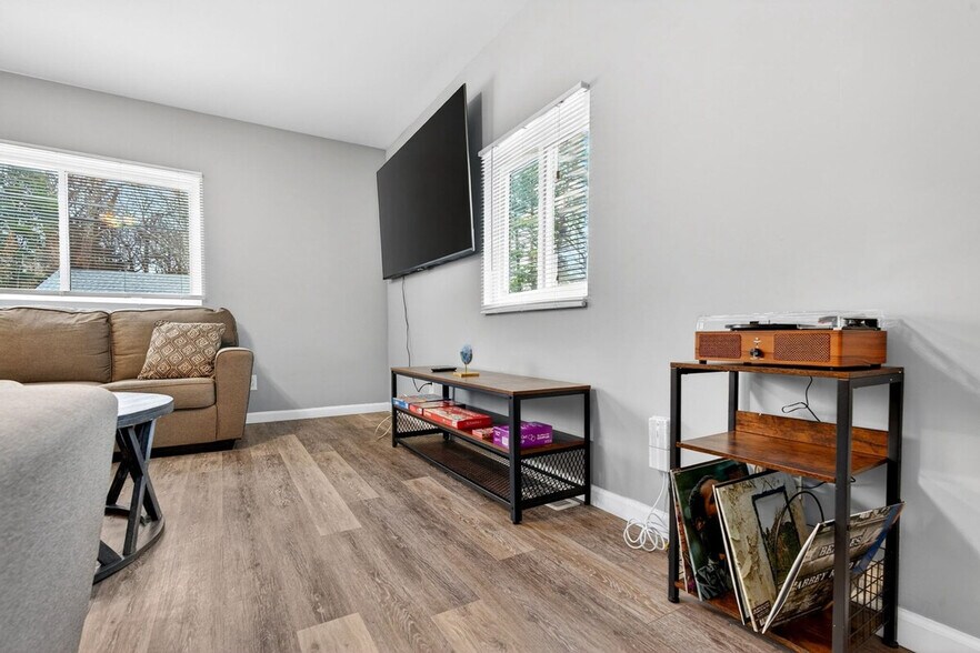 Building Photo - 7792 Alicia Ct