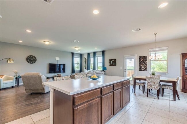 Building Photo - 190 Sandy Path