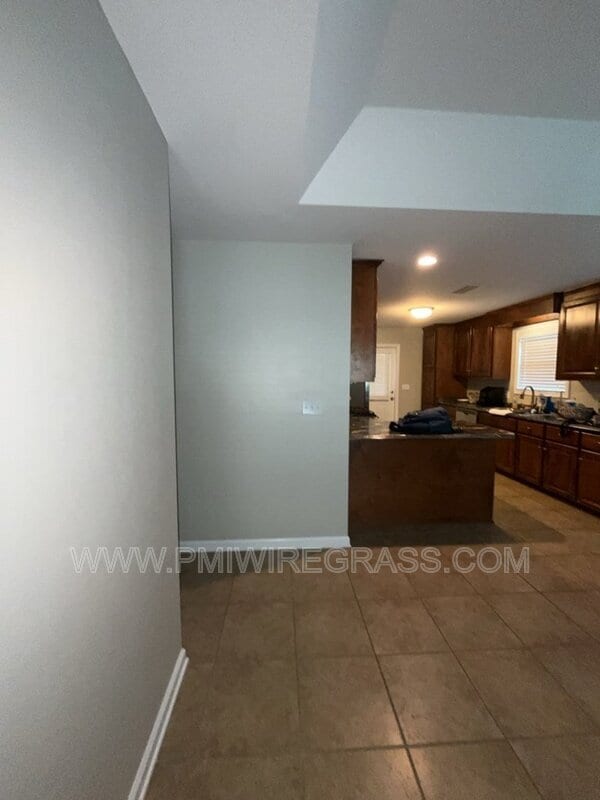 Building Photo - 214 Winterberry Way