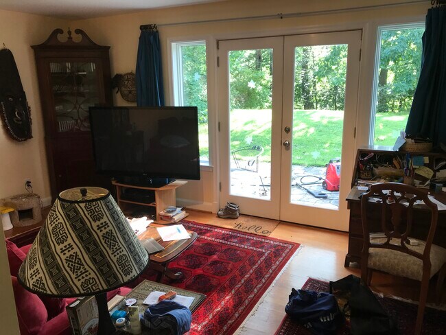 Building Photo - 2354 King Pl NW