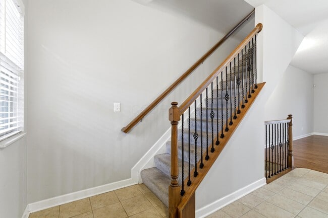 Building Photo - 986 Shaula Dr