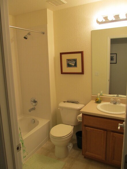 2nd Bathroom - 14300 Waterside Ln