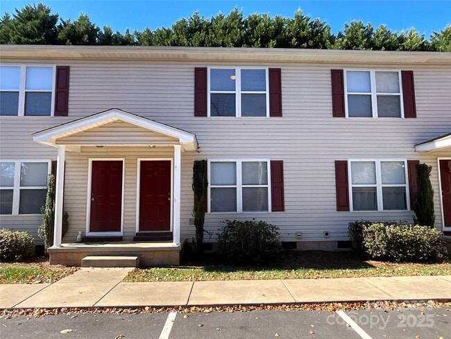 Primary Photo - 206 W 15th St