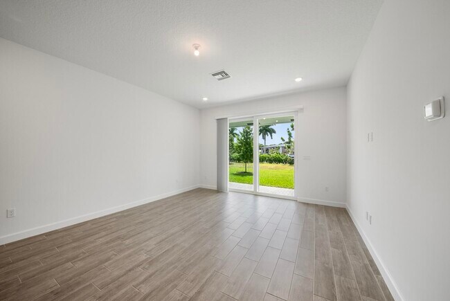 Building Photo - 13840 Hero Path