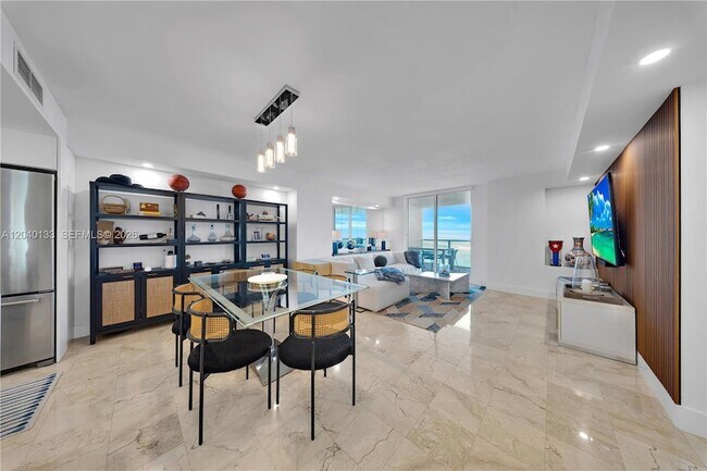Building Photo - 2101 Brickell Ave