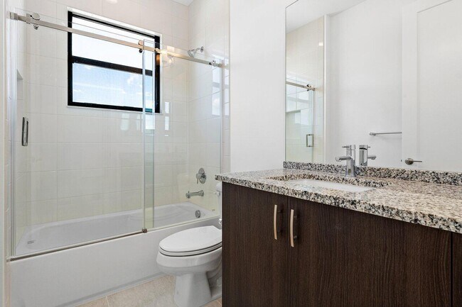 Building Photo - 8311 Essex Country Clb Dr