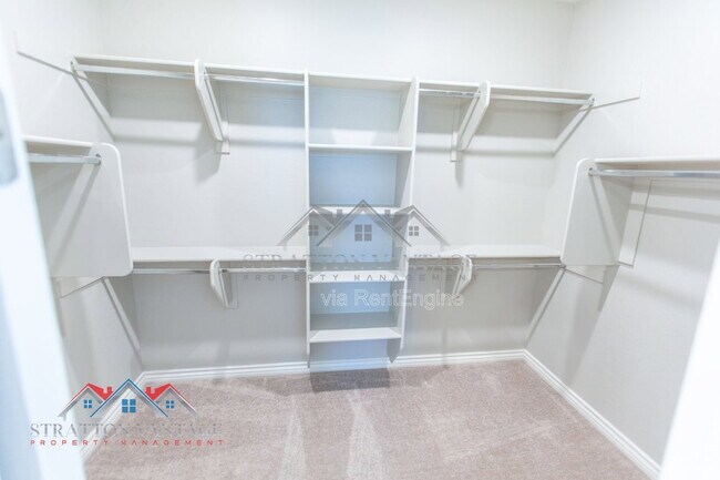 Building Photo - 15243 W Latham St