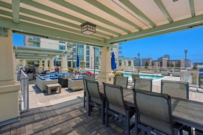 Building Photo - Super Spacious Cortez Hill 2-Bedroom at Discovery! Small Pet Ok!