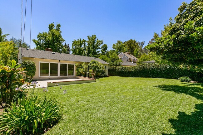 Building Photo - Now Available | Beautiful 3-Bedroom Home in Prime Pasadena
