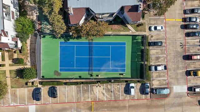 Building Photo - 2301 Balsam Dr