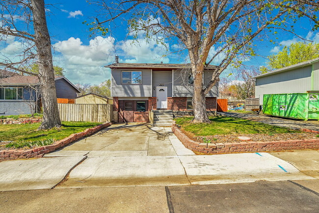 Building Photo - $2,495.00 - 4 Beds 2 Baths, Single Family ...