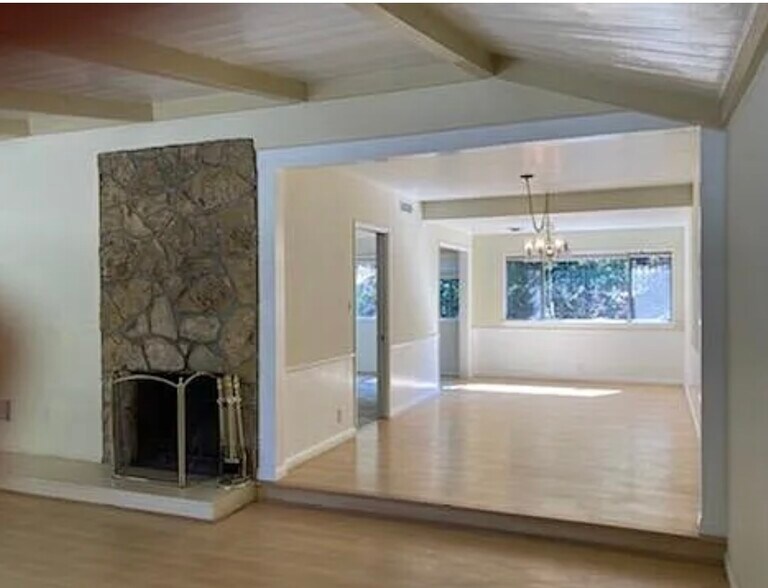 Building Photo - 4748 Zelzah Ave