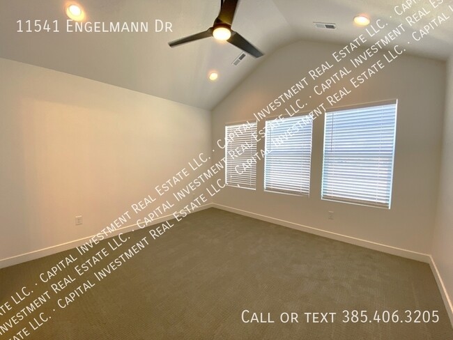 Building Photo - 11541 Engelmann Dr