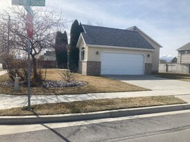 Building Photo - 416 S 600 E
