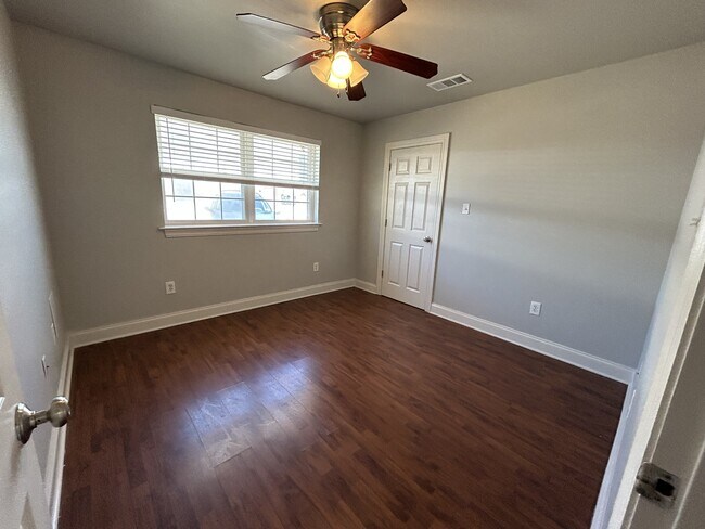 Building Photo - 3108 Tournefort St