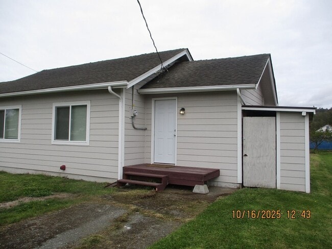 Building Photo - 300 N Tilden St