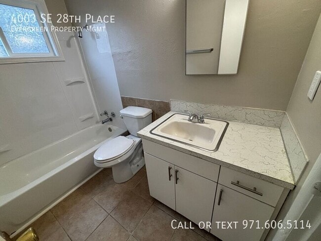 Building Photo - 4003 SE 28th Pl