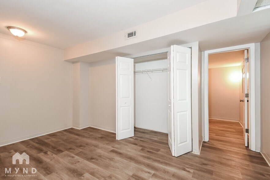 Building Photo - 308 Arapaho Dr SE
