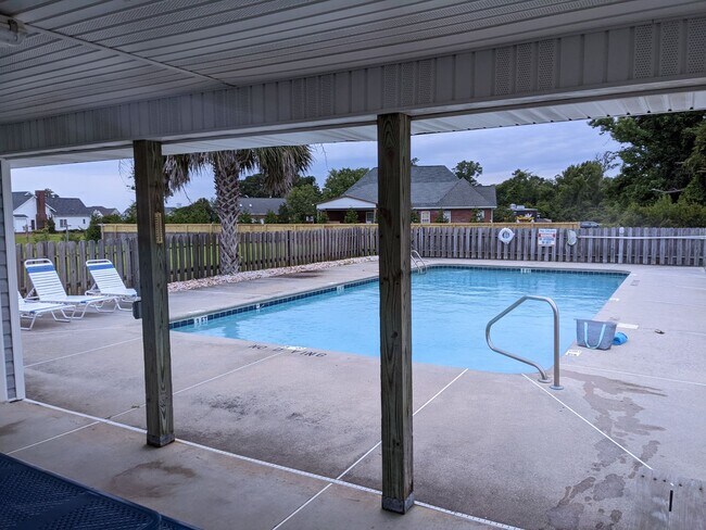 Building Photo - Blue Heron Bay Home Available Now!