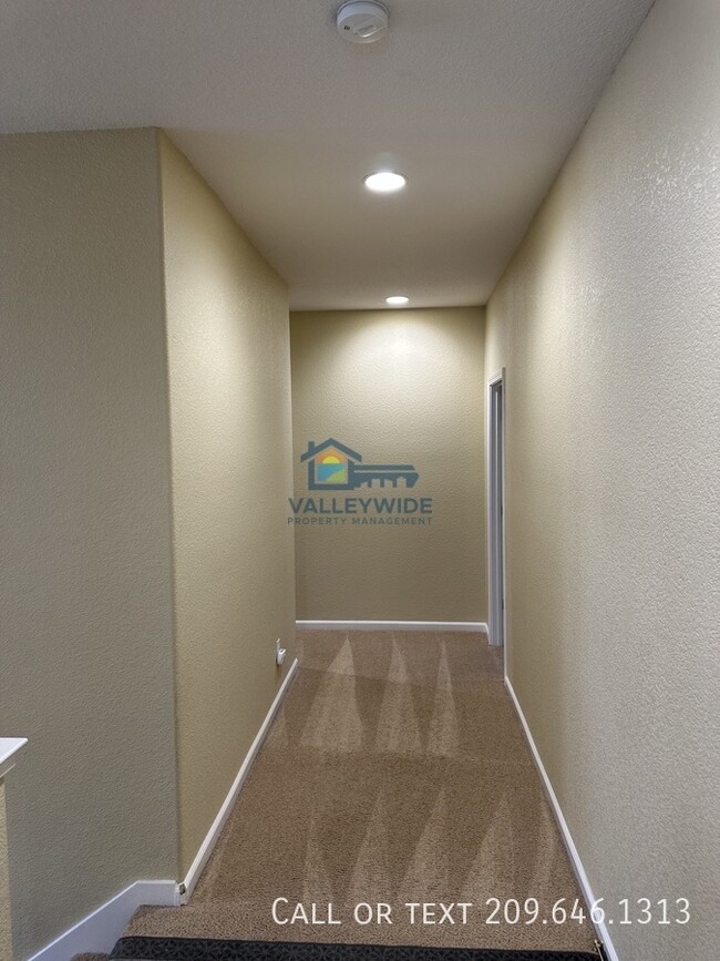 Building Photo - 2704 Acapulco Way