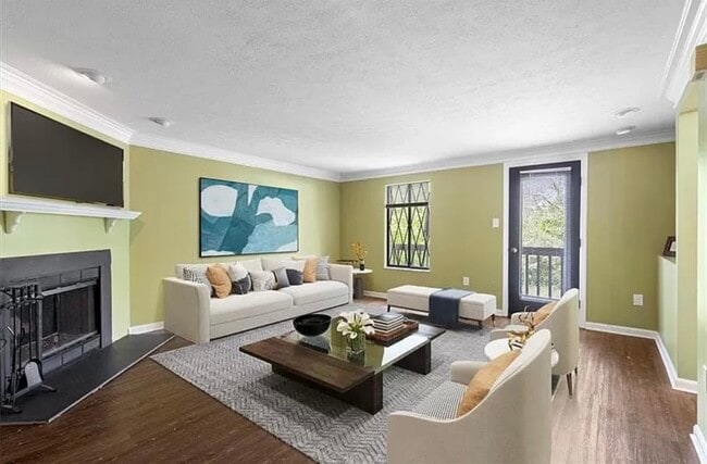 Building Photo - 2716 Bingham Dr