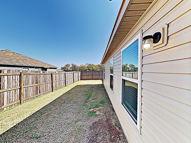 Building Photo - 13121 Bridgewater Ct