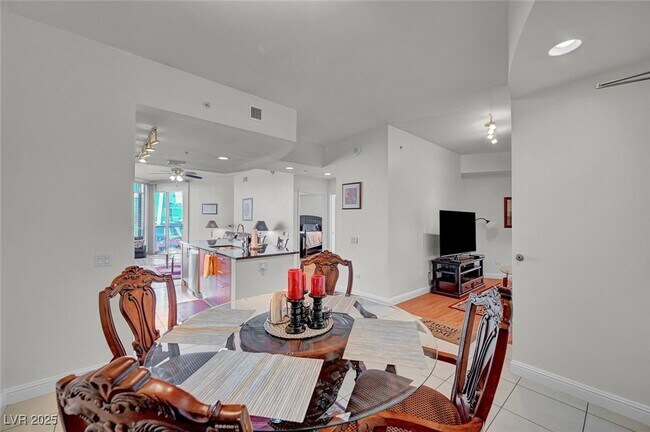 Building Photo - 200 W Sahara Ave