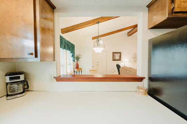 Building Photo - 6424 Amber Dr