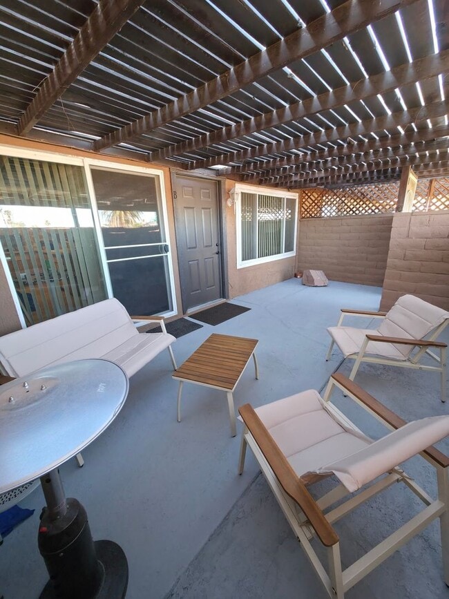 Building Photo - 230 Shadybrook Ln