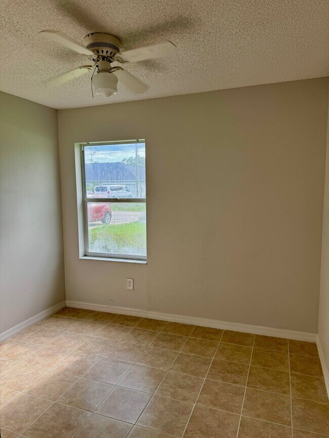 Building Photo - 26 Rybar Ln