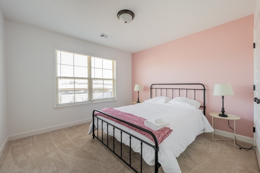 Building Photo - 3319 Old Hickory Blvd