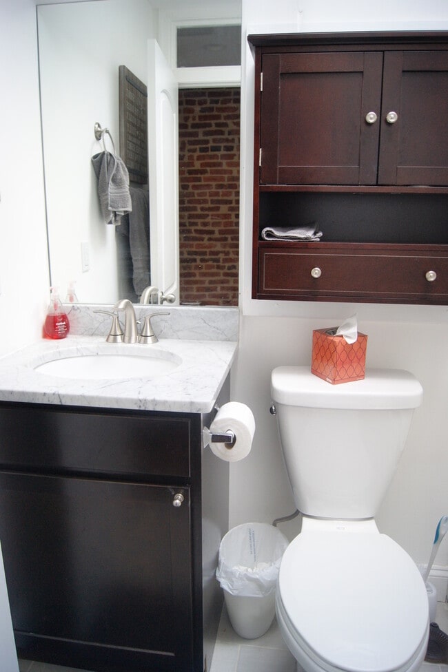 Building Photo - Charming 3 Bedroom/3 Bathroom Townhome in Canton, MD!