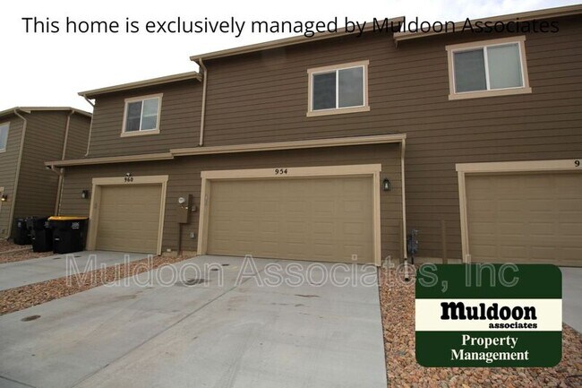 Building Photo - 954 Petra Heights
