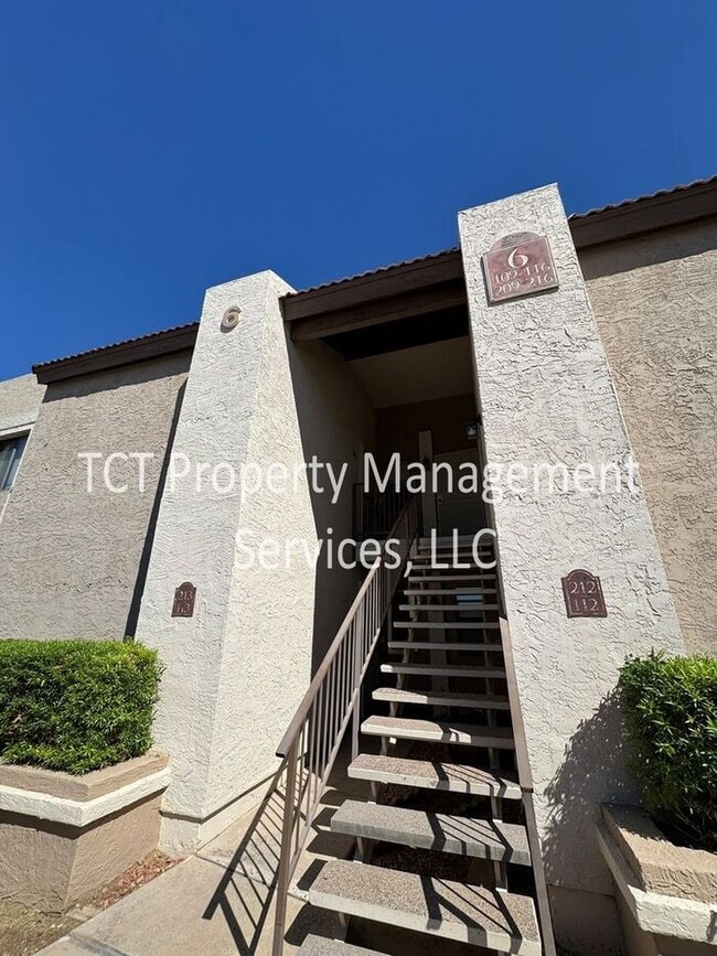 Building Photo - Two Primary suite unit in Mesa!
