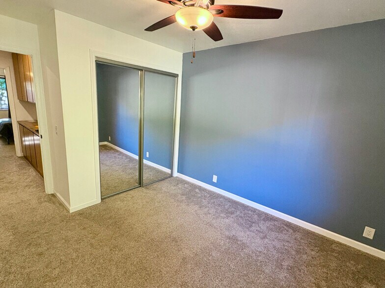 Building Photo - 1853 Marlene Ave