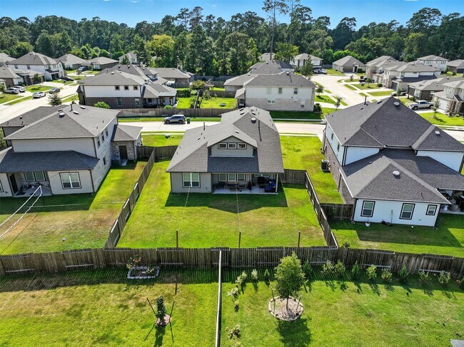 Building Photo - 14245 Lake Lodge Dr
