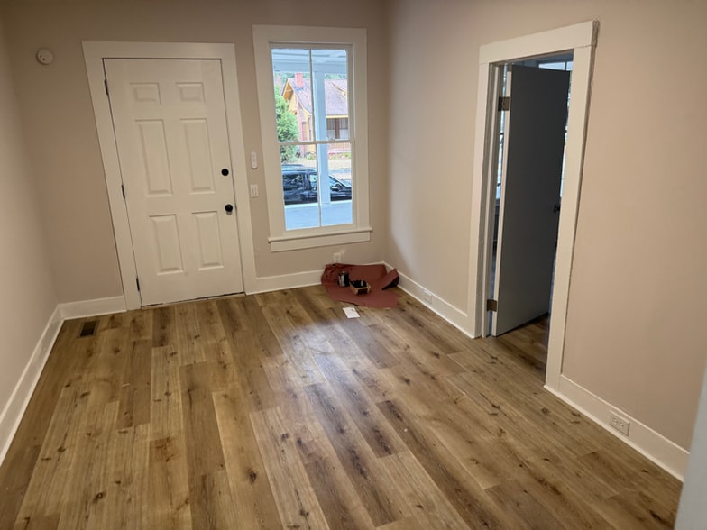 Building Photo - 1315 E Anderson St