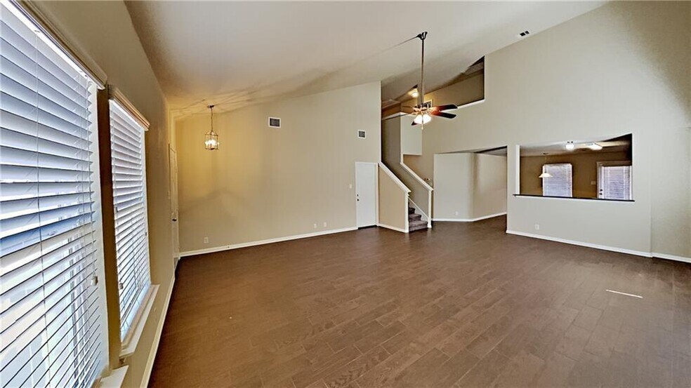 Building Photo - 200 Adriana Ln