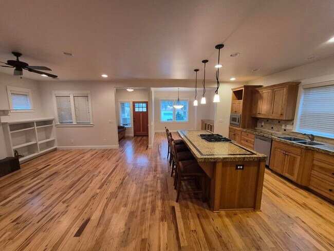 Building Photo - 4 bed 2.5 Bath Northwest Crossing - NWX -Coming Soon