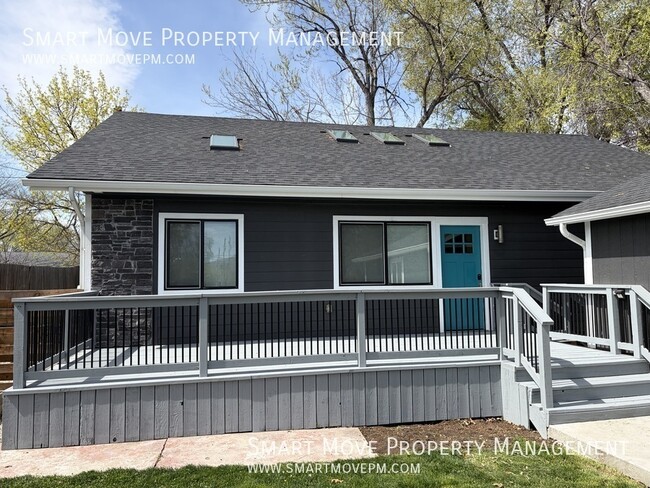 Building Photo - 2311 S Gekeler-