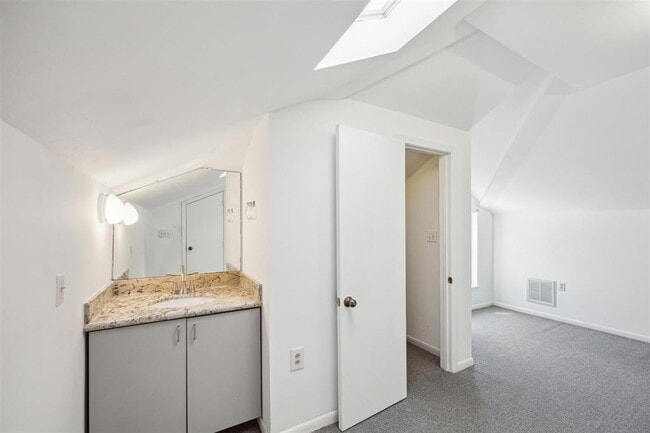 Building Photo - 318 W Fair Harbor Ln