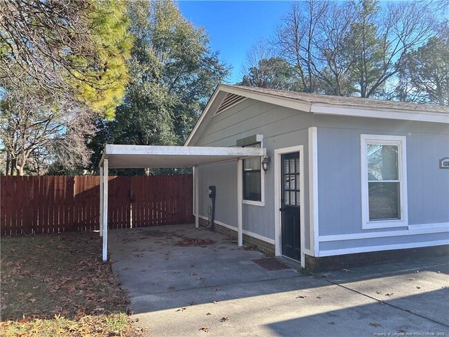 Building Photo - 4805 Old Field Rd