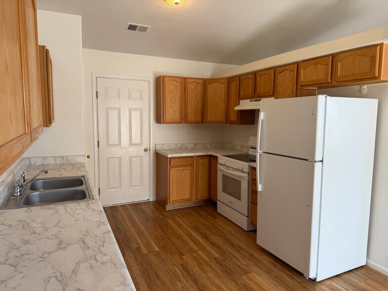 Kitchen - 3178 D 1/2 Rd